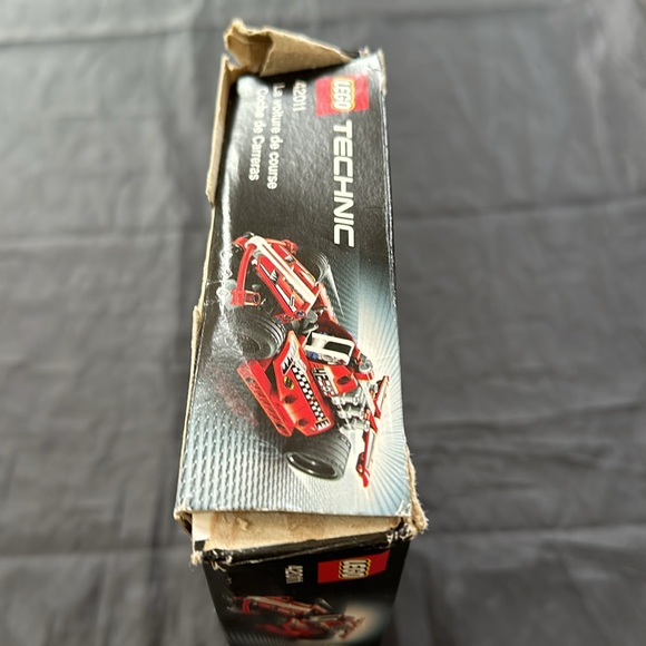 Lego Technic 42011 Race Car - Picture 6 of 10